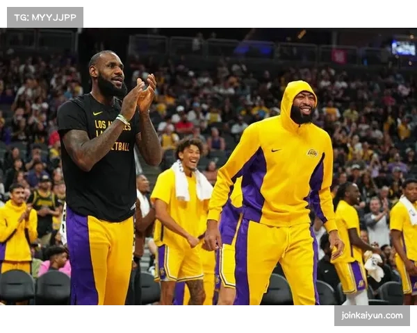 湖人赛季中段调整 哈姆教练或将重启传统双塔实验 湖人赛季中段调整 哈姆教练或将重启传统双塔实验