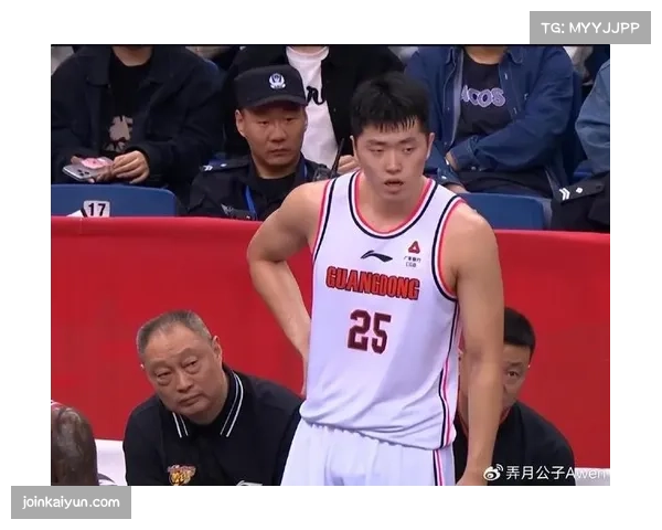 广东张皓嘉灾难级表现 锋线新星在战术体系中的适应性问题 广东张皓嘉灾难级表现 锋线新星在战术体系中的适应性问题